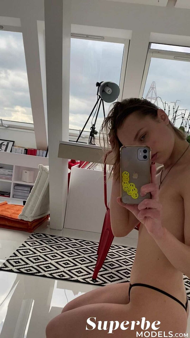 Лидия, 20 лет, 0 размер груди